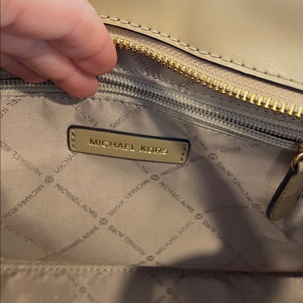 MICHAEL KORS small leather satchel with crossbody strap - Picture 6 of 12